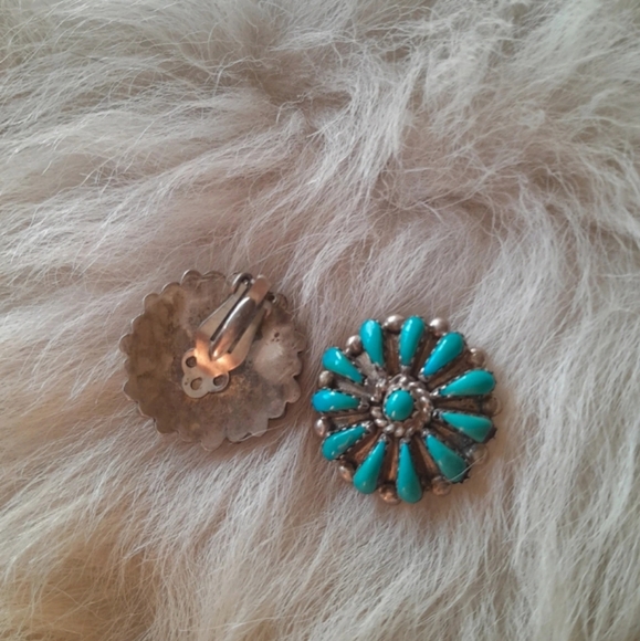 Zuni Turquoise Flowers - Picture 6 of 8